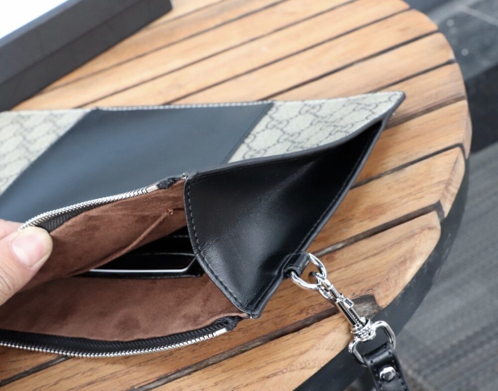 Gucci（グッチ）クラッチバッグ 30.5x21x1.5cm - 画像 (3)