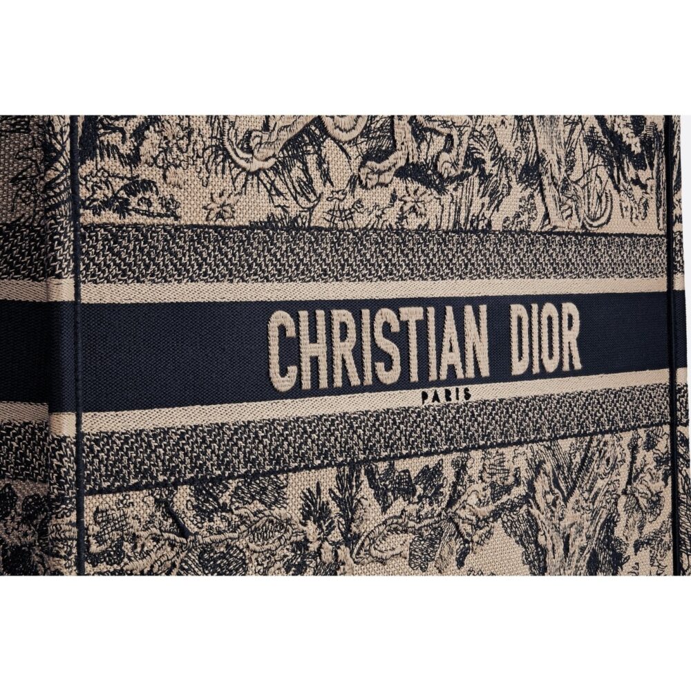 【DIOR】入手困難！セレブ芸能人御用達?ロゴ アニマル 刺繍 バッグ トート 選べる4色 - 画像 (4)