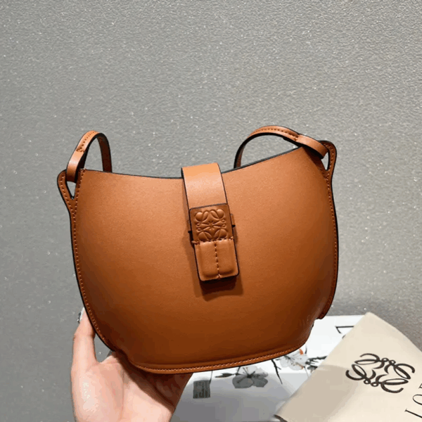 LOEWE-2023年大注目のロエベ バケットバッグ