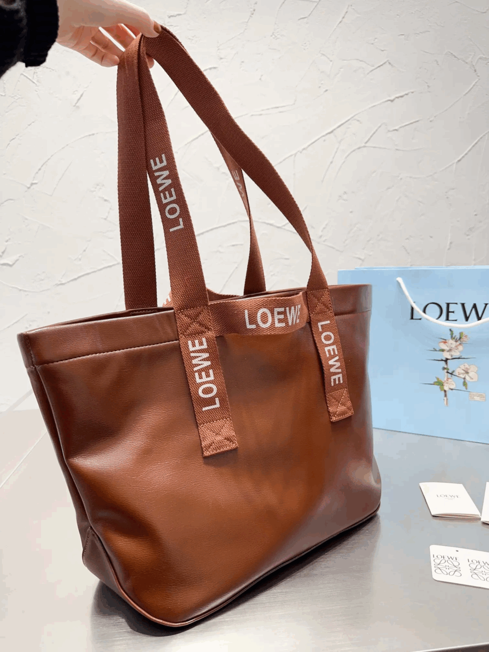 Loewe-ロエベ人気の大型ショッピングバッグ! - 画像 (11)