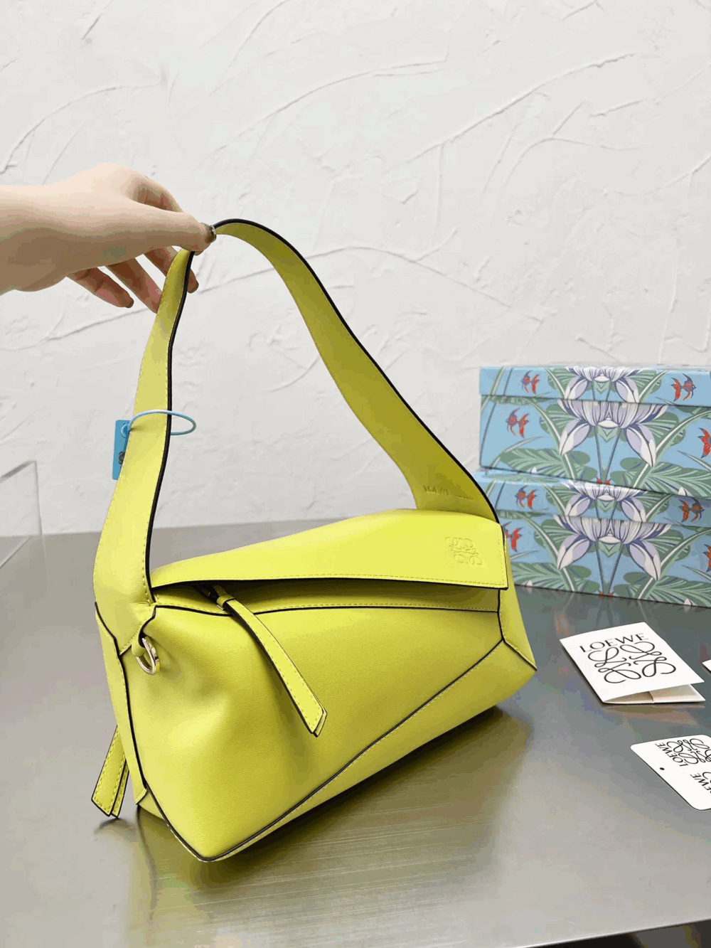 即発人気LOEWE パズル ホーボーバッグ - 画像 (4)