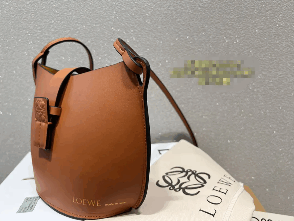 LOEWE-2023年大注目のロエベ バケットバッグ - 画像 (4)