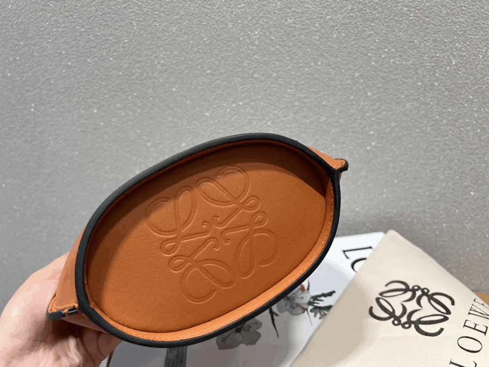 LOEWE-2023年大注目のロエベ バケットバッグ - 画像 (6)