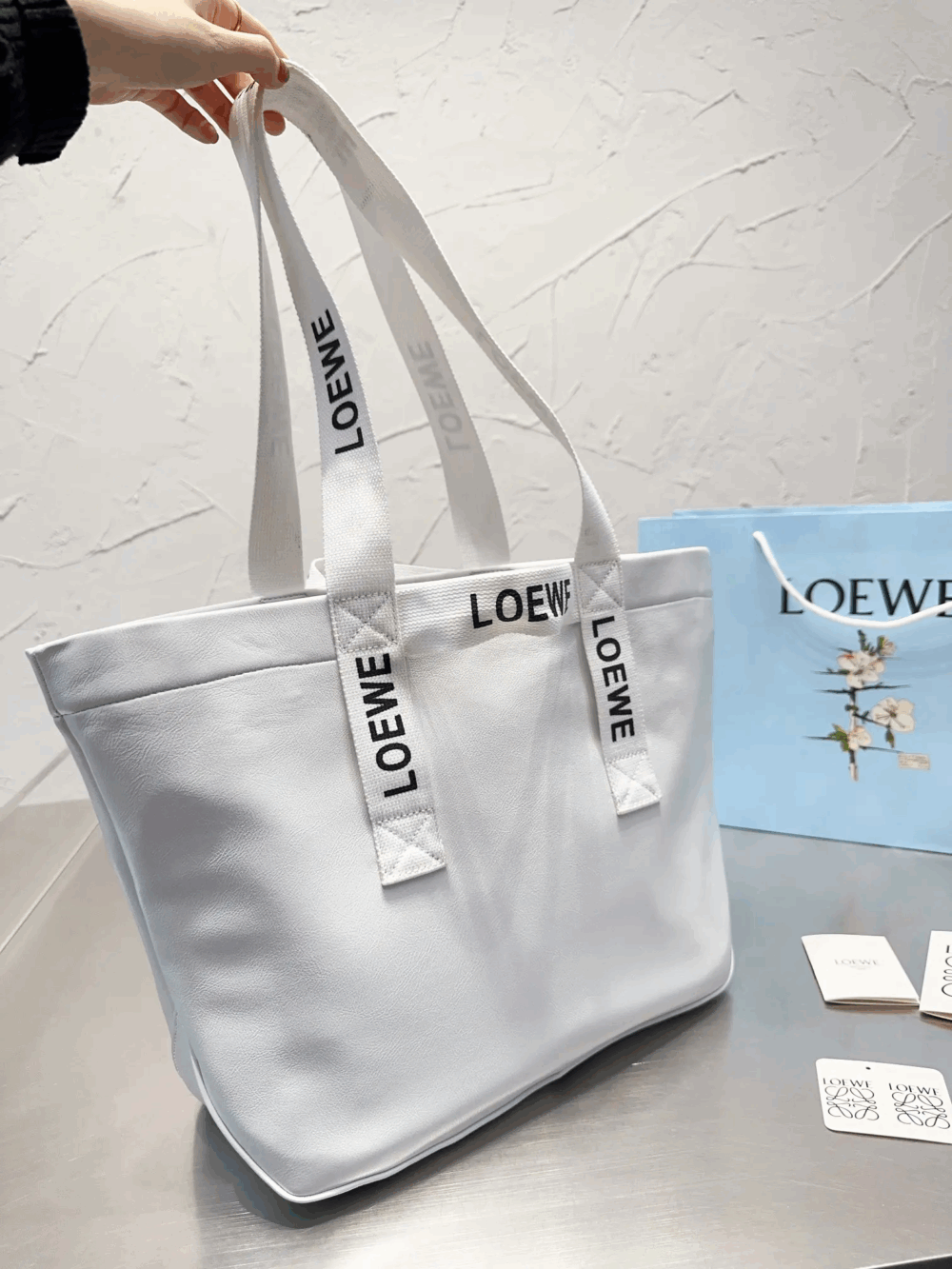 Loewe-ロエベ人気の大型ショッピングバッグ! - 画像 (8)