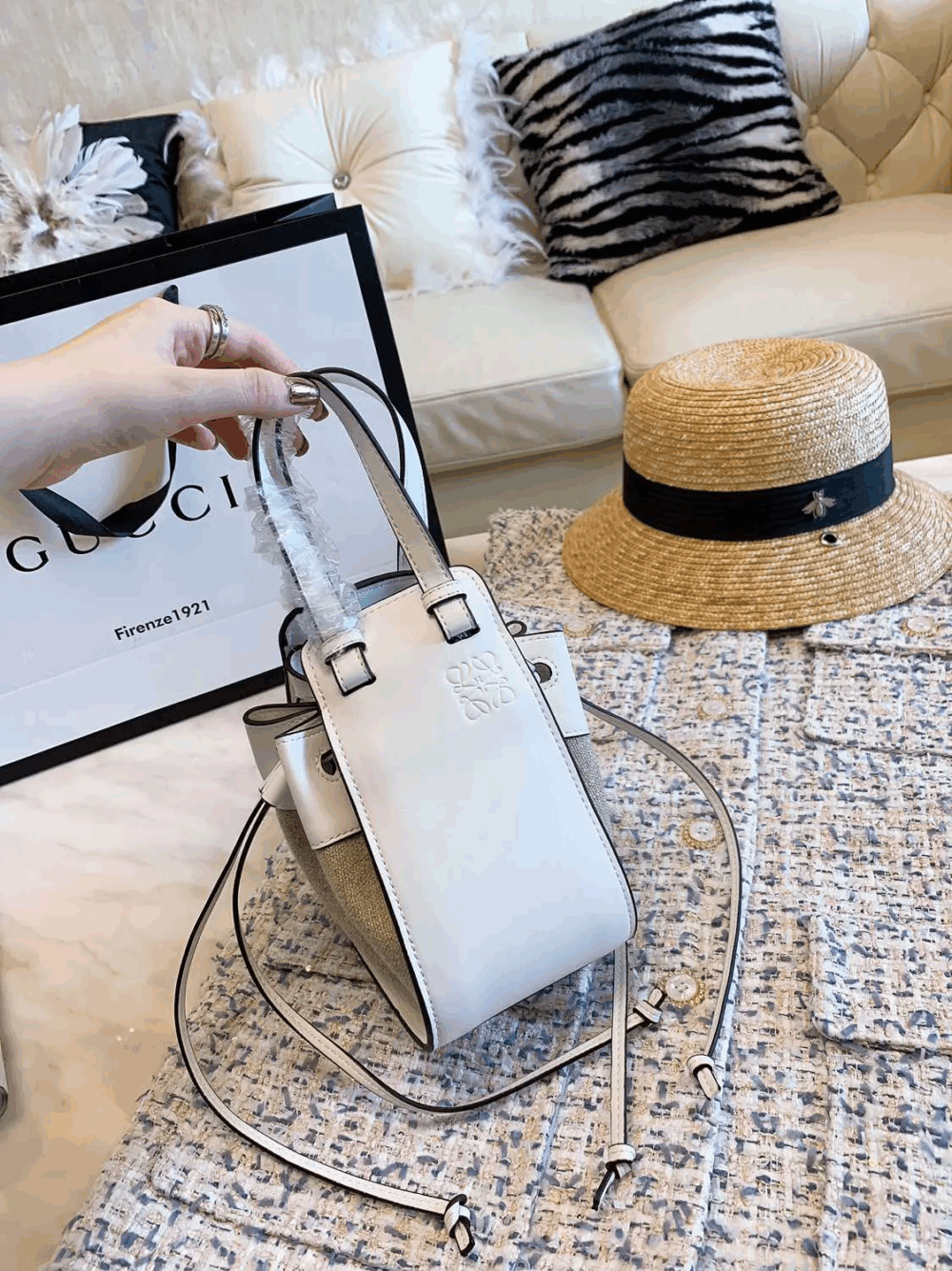 Loewe/Luo Yiwei HAMMOCK ミニバケットバッグ - 画像 (8)