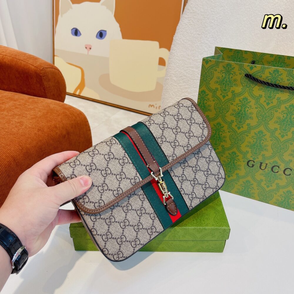 GUCCI 〔グッチ〕Jackie 1961 ファニーパック - 画像 (12)