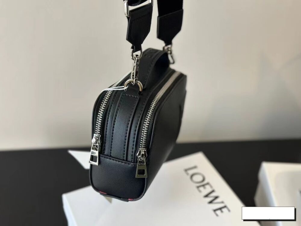 【LOEWE 公式旗艦店】（ロエベ）サテン カーフスキン カメラバッグ クロスボディバッグ - 画像 (12)