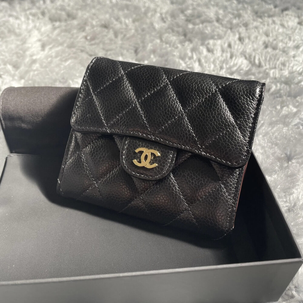 《シルエットとロゴが可愛い♪》CHANEL マトラッセ三つ折り財布 - 画像 (4)