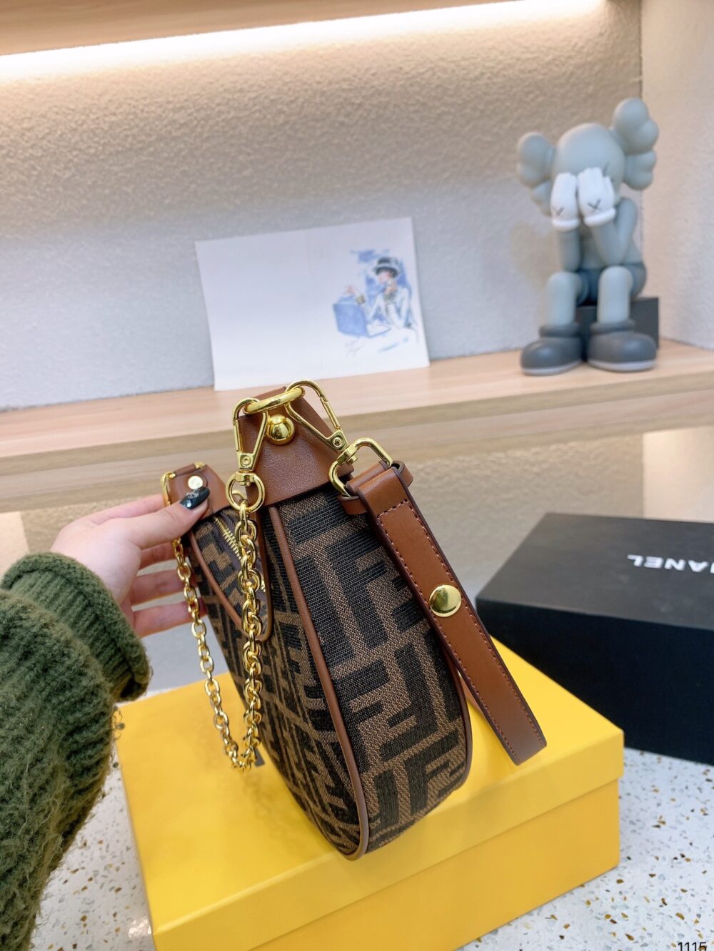 【FENDI 公式 旗艦店】フェンディ ショルダーバッグ 当日出荷 好評に付き再入荷！22*6*17CM - 画像 (9)