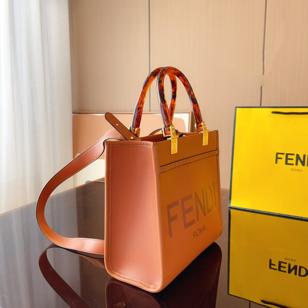 【FENDI 公式 旗艦店】 フェンディ ショルダーバッグ 当日出荷 好評に付き再入荷！23*11*22CM - 画像 (4)