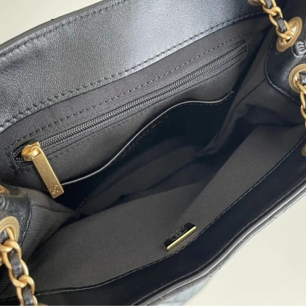 【大きめのロゴが♡】CHANEL ショルダーバッグ 24C - 画像 (6)