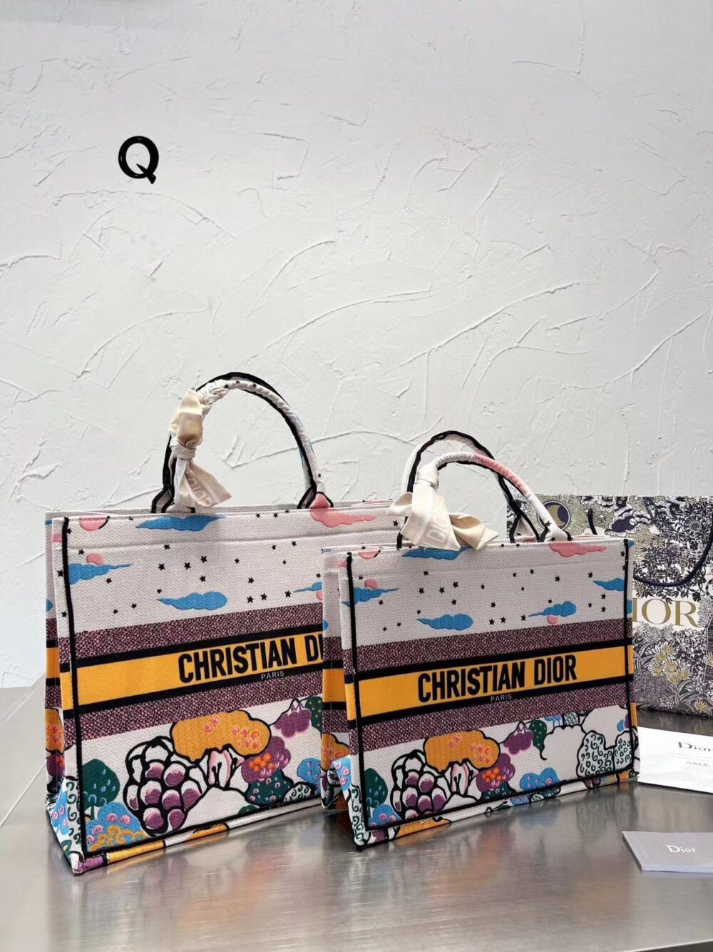 Dior 刺繍入りショッピングバッグ シーズン限定 - 画像 (2)