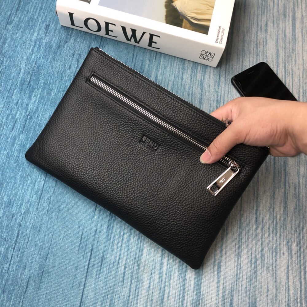 【FENDI 公式 旗艦店】フェンディ クラッチバッグ 当日出荷 好評に付き再入荷！28*18CM - 画像 (8)