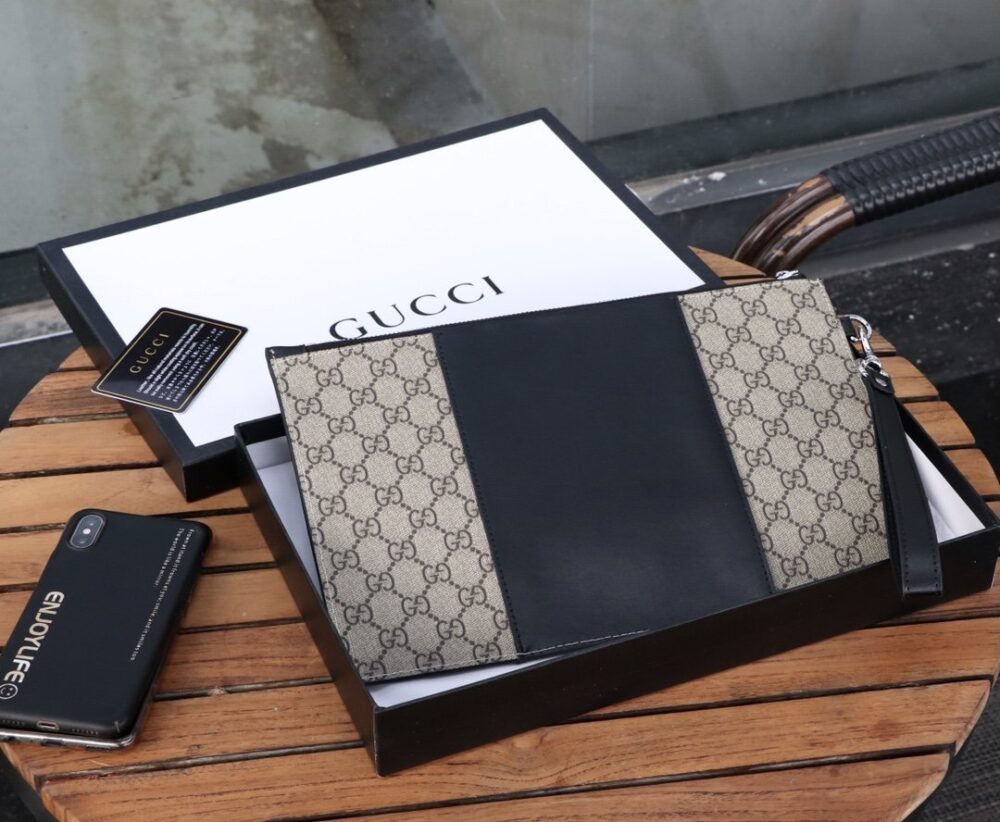 Gucci（グッチ）クラッチバッグ 30.5x21x1.5cm - 画像 (5)