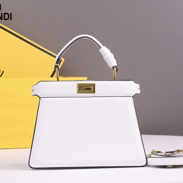 【FENDI 公式 旗艦店】フェンディ ハンドバッグ 当日出荷 好評に付き再入荷！20*15.5*11CM