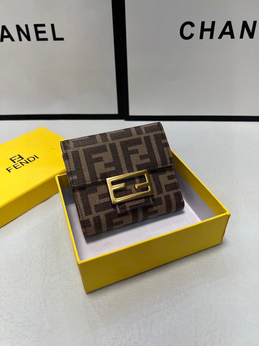 【FENDI 公式 旗艦店】フェンディ 財布 当日出荷 好評に付き再入荷！11*10CM - 画像 (4)