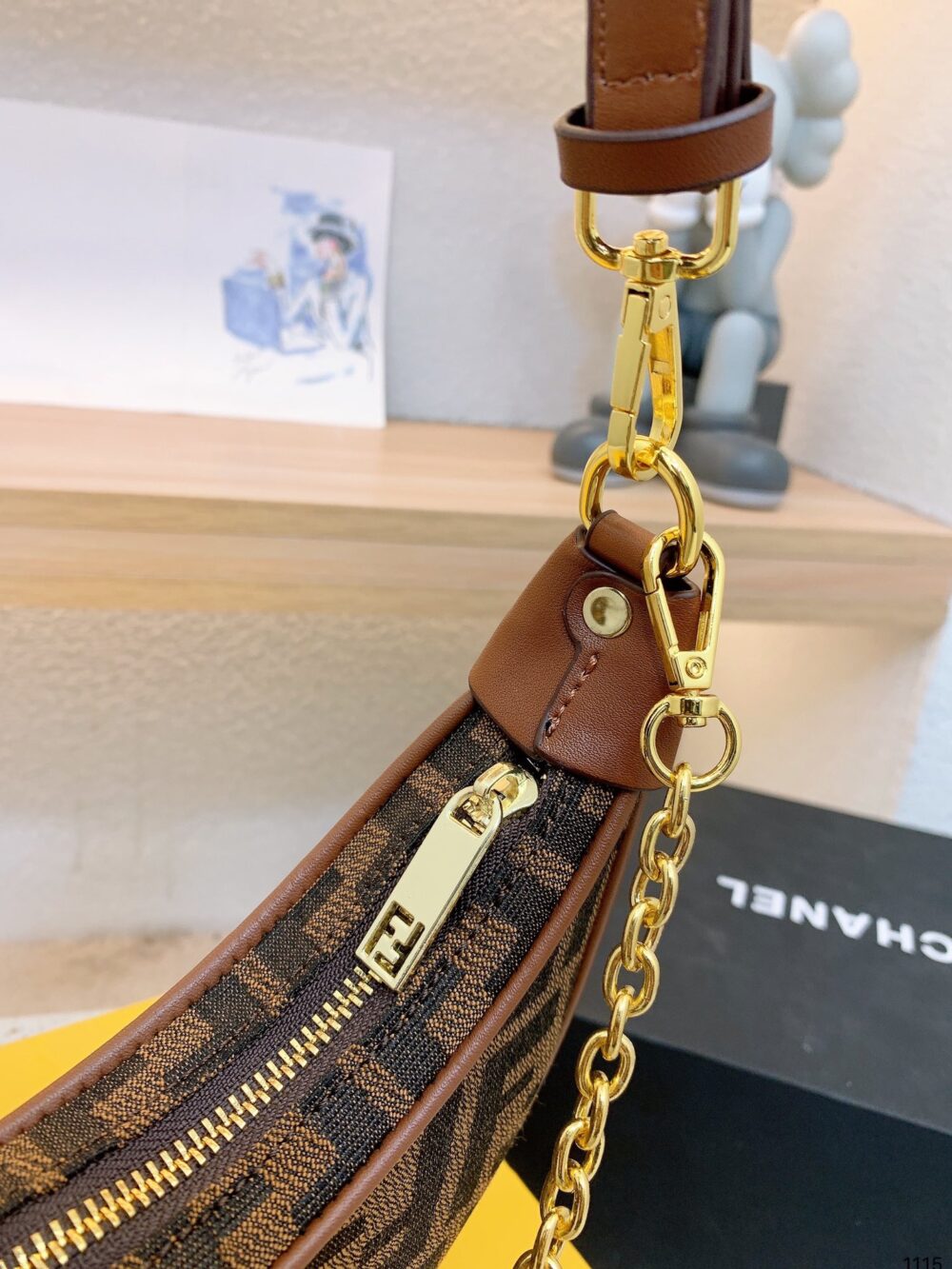 【FENDI 公式 旗艦店】フェンディ ショルダーバッグ 当日出荷 好評に付き再入荷！22*6*17CM - 画像 (5)