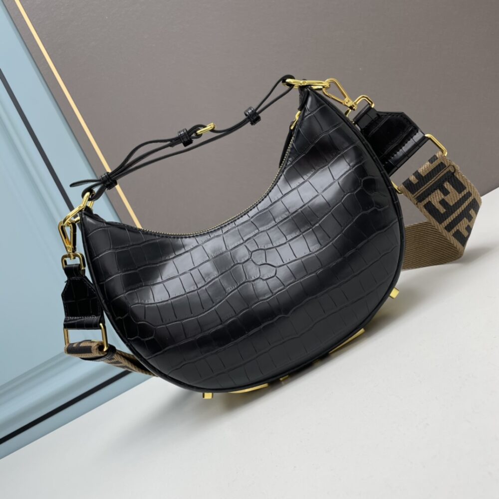 【FENDI公式 旗艦店】 フェンディ ショルダーバッグ 当日出荷 好評に付き再入荷！29*24.5*10CM - 画像 (3)