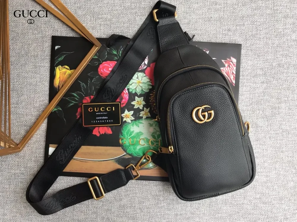 【GUCCI 公式旗艦店】グッチ 胸ポケット 当日出荷 好評に付き再入荷！32*17*4CM