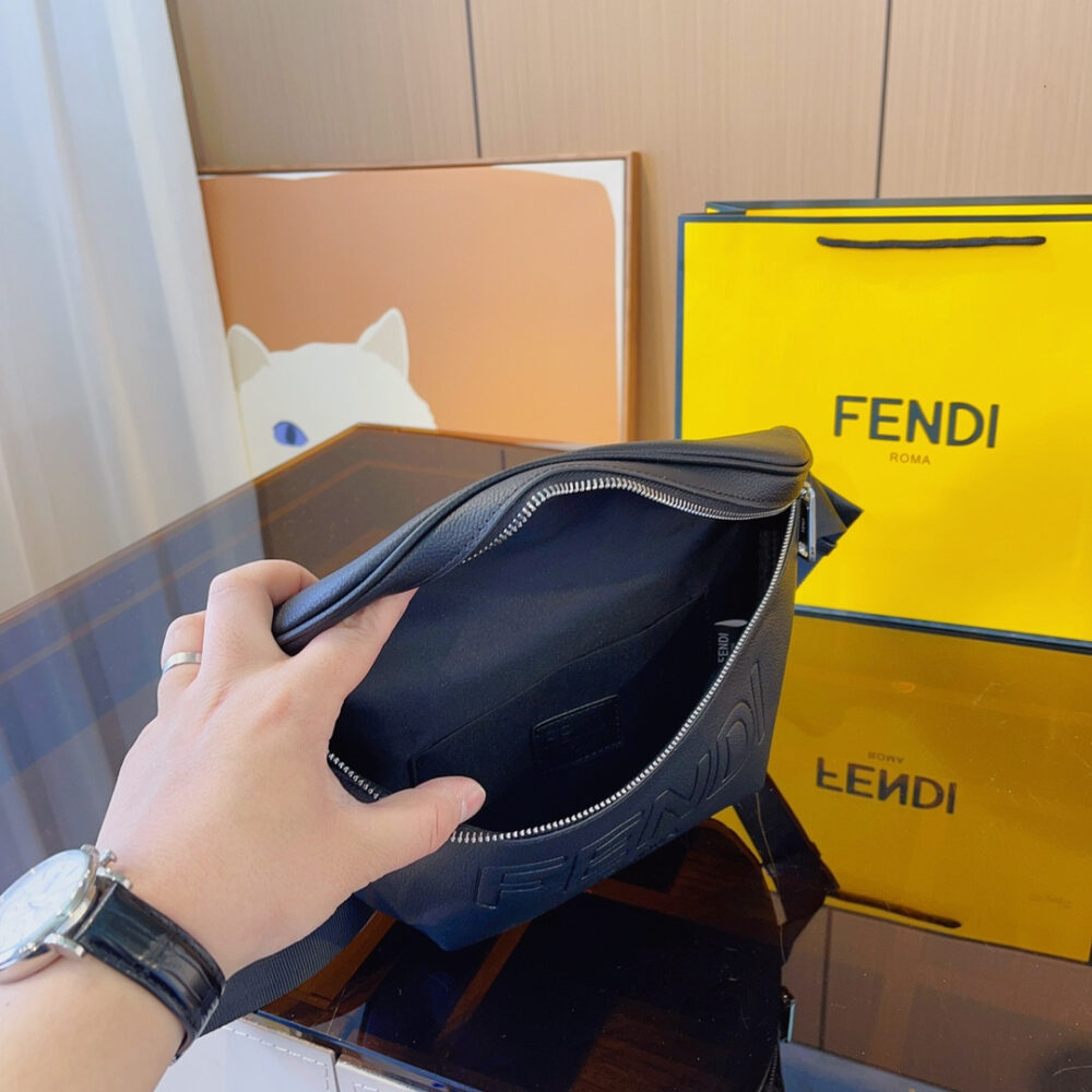 【FENDI 公式 旗艦店】 フェンディ ウエストポーチ 当日出荷 好評に付き再入荷！29*8*16CM - 画像 (4)