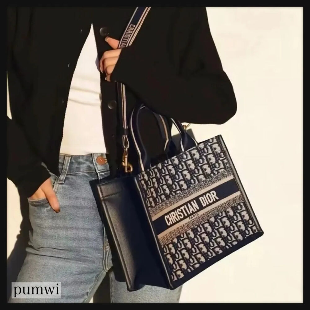 スタイリッシュで可愛い★DIOR BOOK TOTE バッグ スモール - 画像 (2)