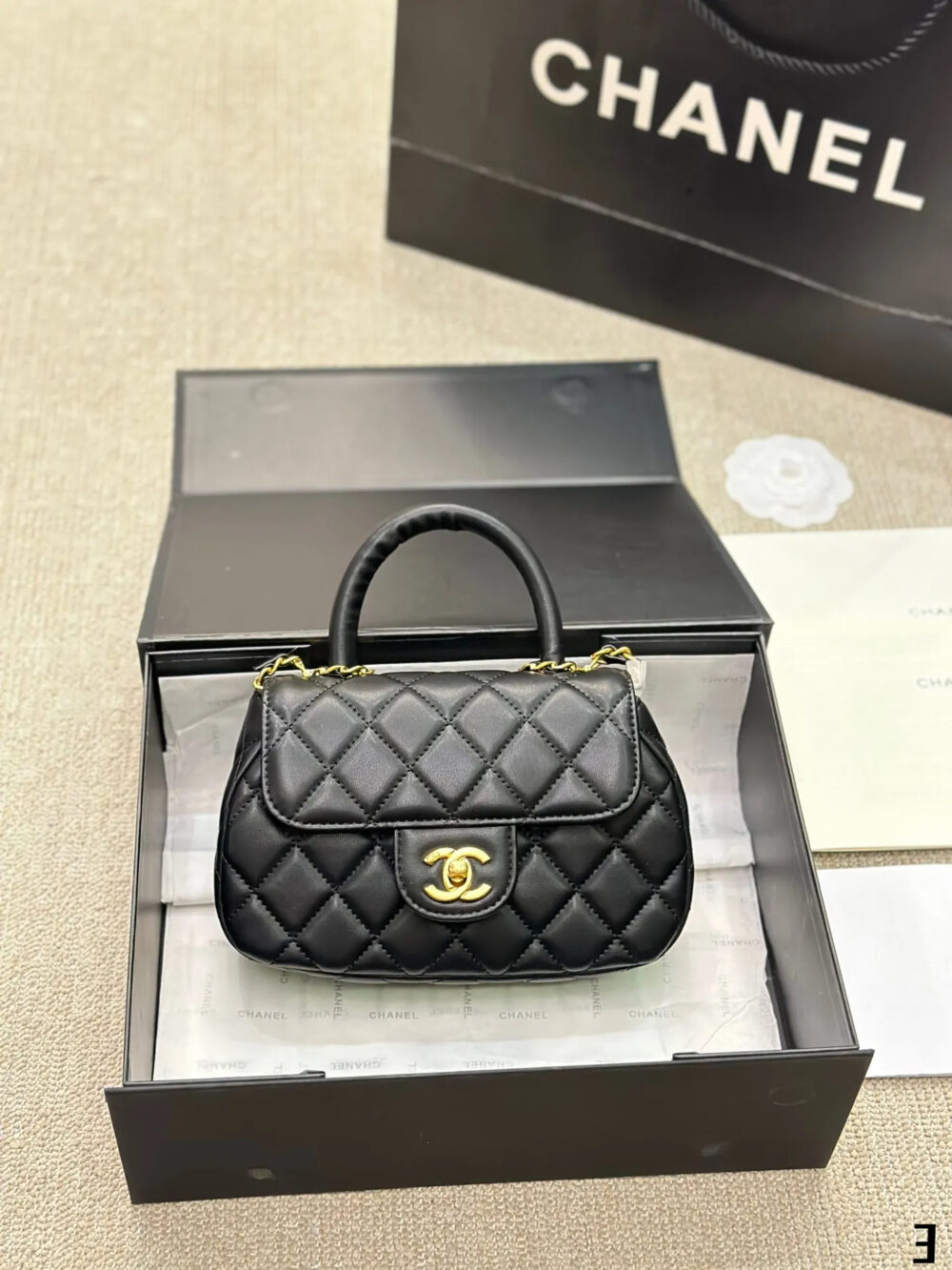 CHANEL トップハンドルフラップバッグ - 画像 (3)