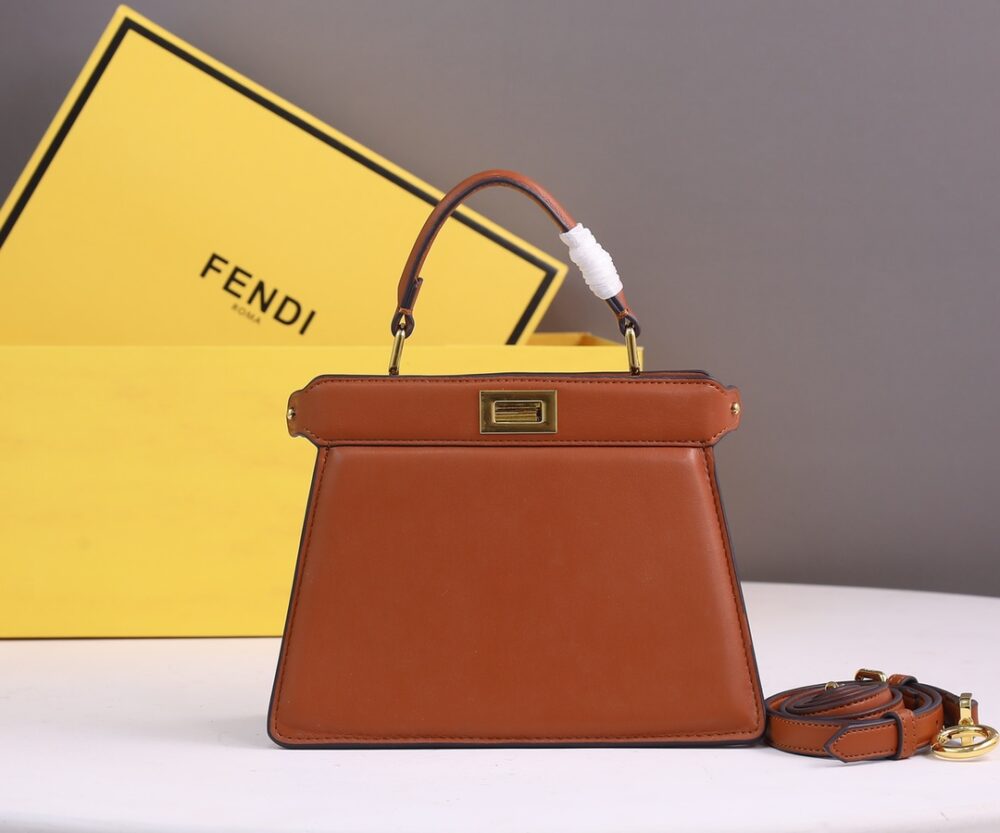 【FENDI 公式 旗艦店】フェンディ ハンドバッグ 当日出荷 好評に付き再入荷！20*15.5*11CM - 画像 (5)