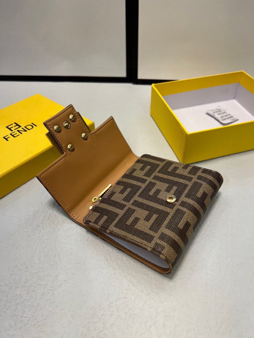 【FENDI 公式 旗艦店】フェンディ 財布 当日出荷 好評に付き再入荷！11*10CM - 画像 (7)