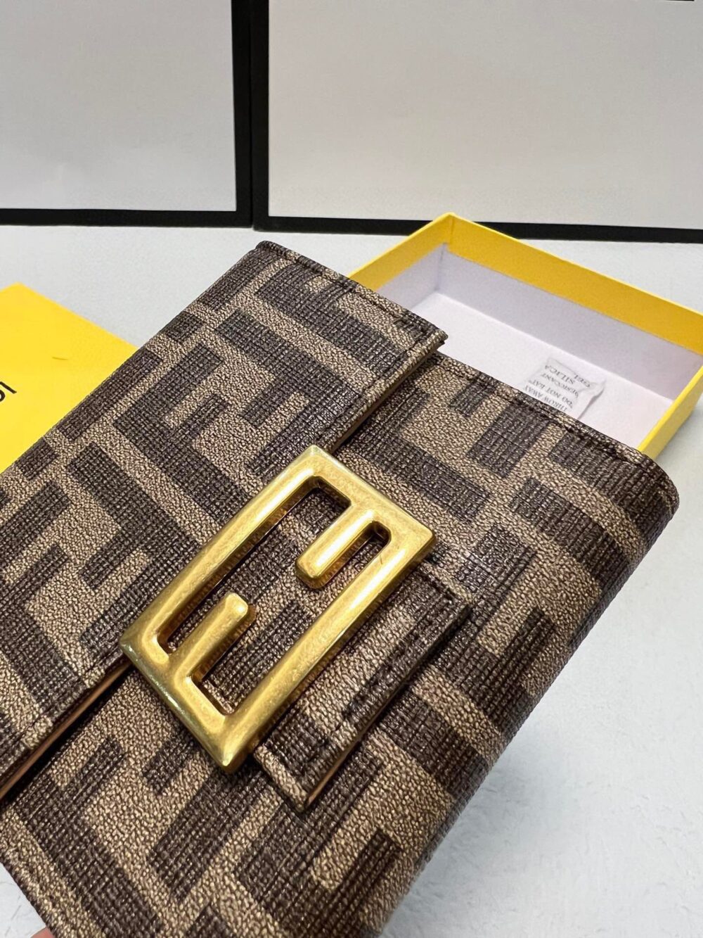 【FENDI 公式 旗艦店】フェンディ 財布 当日出荷 好評に付き再入荷！11*10CM - 画像 (5)