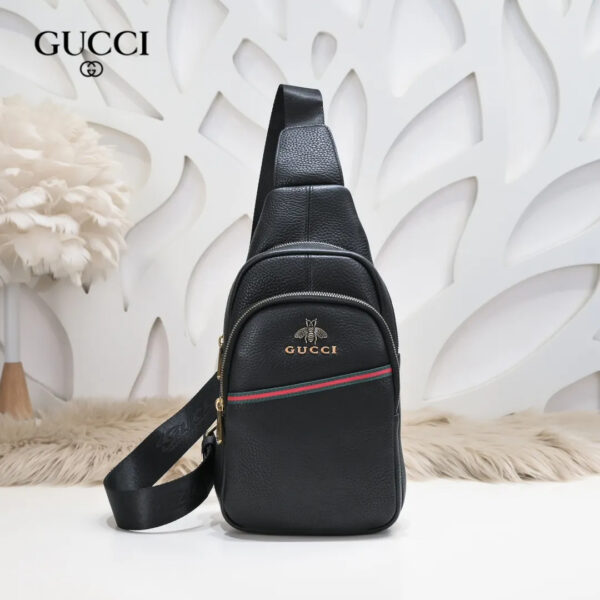 【GUCCI 公式 旗艦店】グッチ 胸ポケット当日出荷 好評に付き再入荷！27*18*7CM