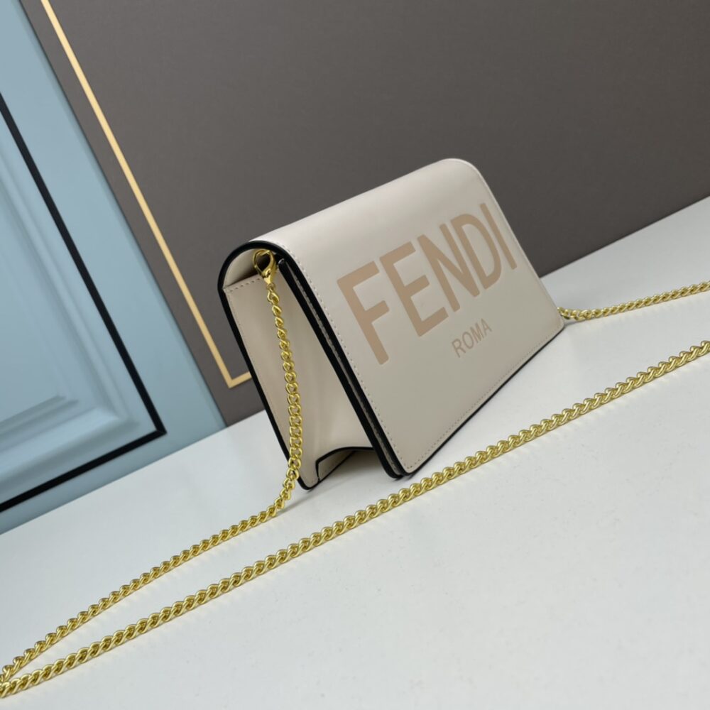 【FENDI 公式 旗艦店】フェンディ ショルダーバッグ 当日出荷 好評に付き再入荷！20*13*6CM - 画像 (8)