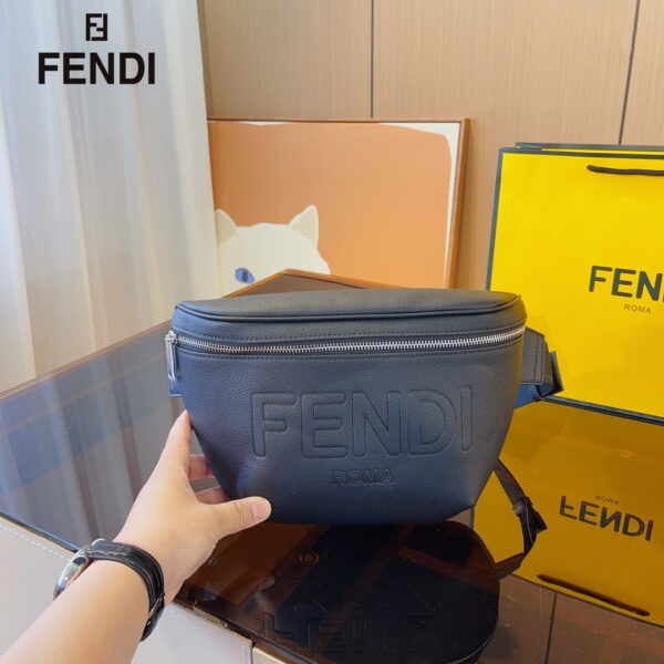 【FENDI 公式 旗艦店】 フェンディ ウエストポーチ 当日出荷 好評に付き再入荷！29*8*16CM