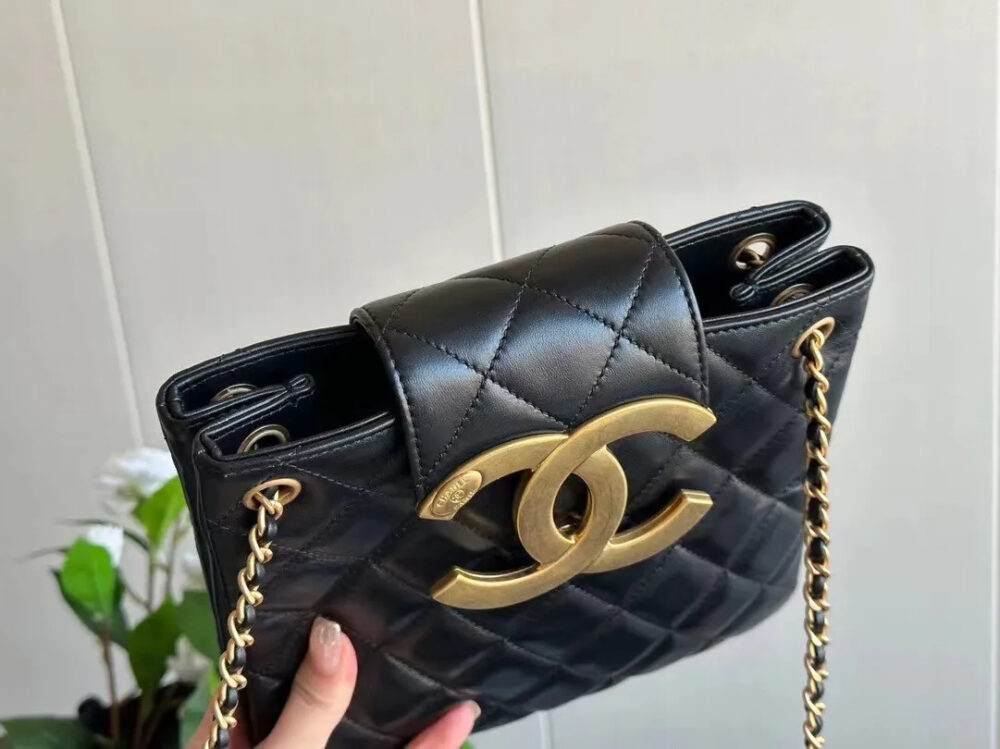 【大きめのロゴが♡】CHANEL ショルダーバッグ 24C - 画像 (4)