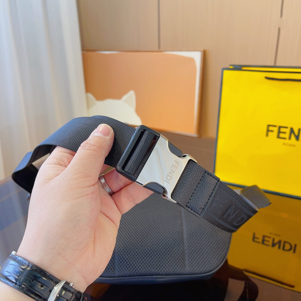 【FENDI 公式 旗艦店】 フェンディ ウエストポーチ 当日出荷 好評に付き再入荷！29*8*16CM - 画像 (6)