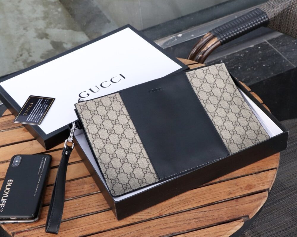 Gucci（グッチ）クラッチバッグ 30.5x21x1.5cm - 画像 (8)