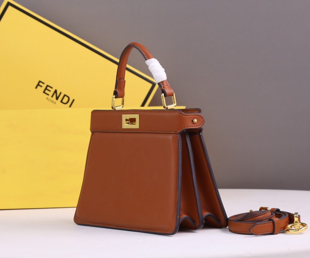 【FENDI 公式 旗艦店】フェンディ ハンドバッグ 当日出荷 好評に付き再入荷！20*15.5*11CM - 画像 (6)