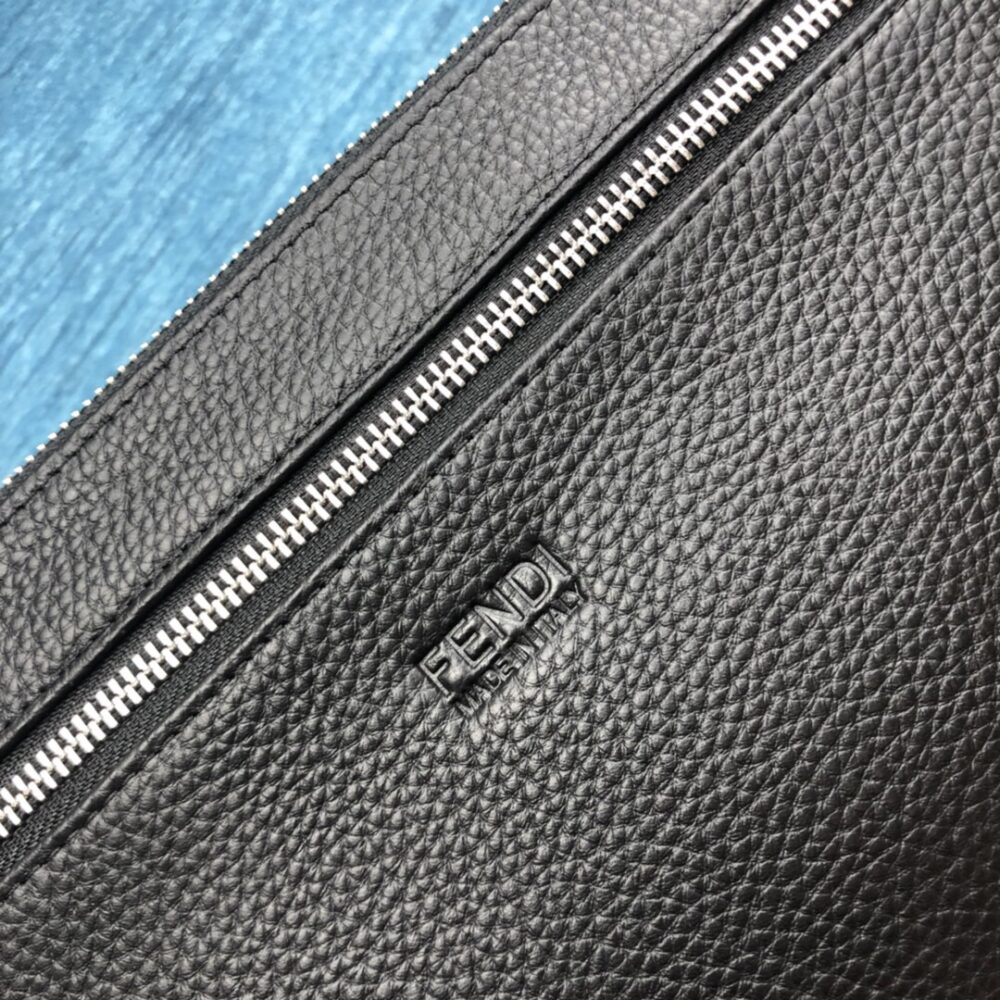 【FENDI 公式 旗艦店】フェンディ クラッチバッグ 当日出荷 好評に付き再入荷！28*18CM - 画像 (6)