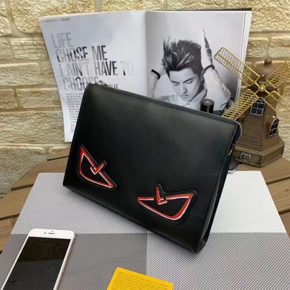 【FENDI 公式 旗艦店】フェンディ クラッチバッグ 当日出荷 好評に付き再入荷！27*20*4.5CM - 画像 (4)