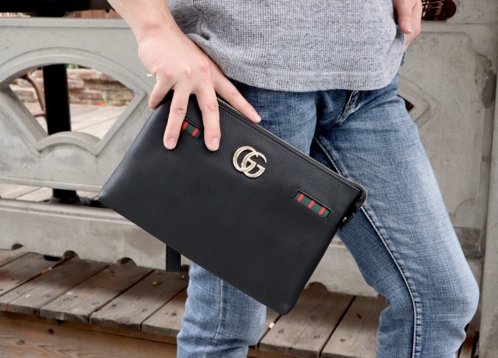 Gucci（グッチ）クラッチバッグ 29x18x5cm - 画像 (2)