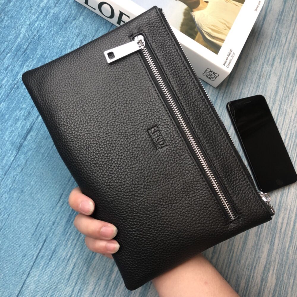 【FENDI 公式 旗艦店】フェンディ クラッチバッグ 当日出荷 好評に付き再入荷！28*18CM - 画像 (3)