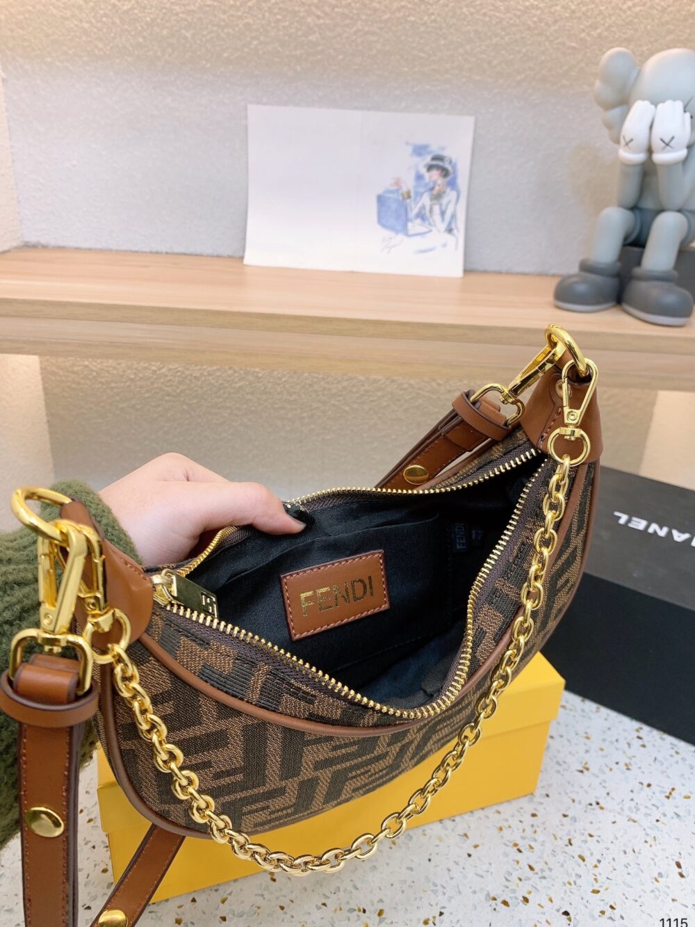 【FENDI 公式 旗艦店】フェンディ ショルダーバッグ 当日出荷 好評に付き再入荷！22*6*17CM - 画像 (7)