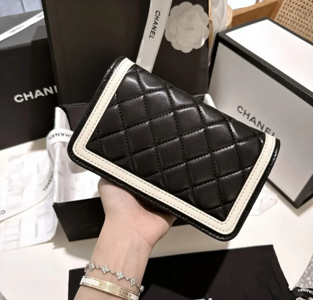 【トレンドのバイカラー♪】CHANEL シャネル ショルダーバッグ - 画像 (3)