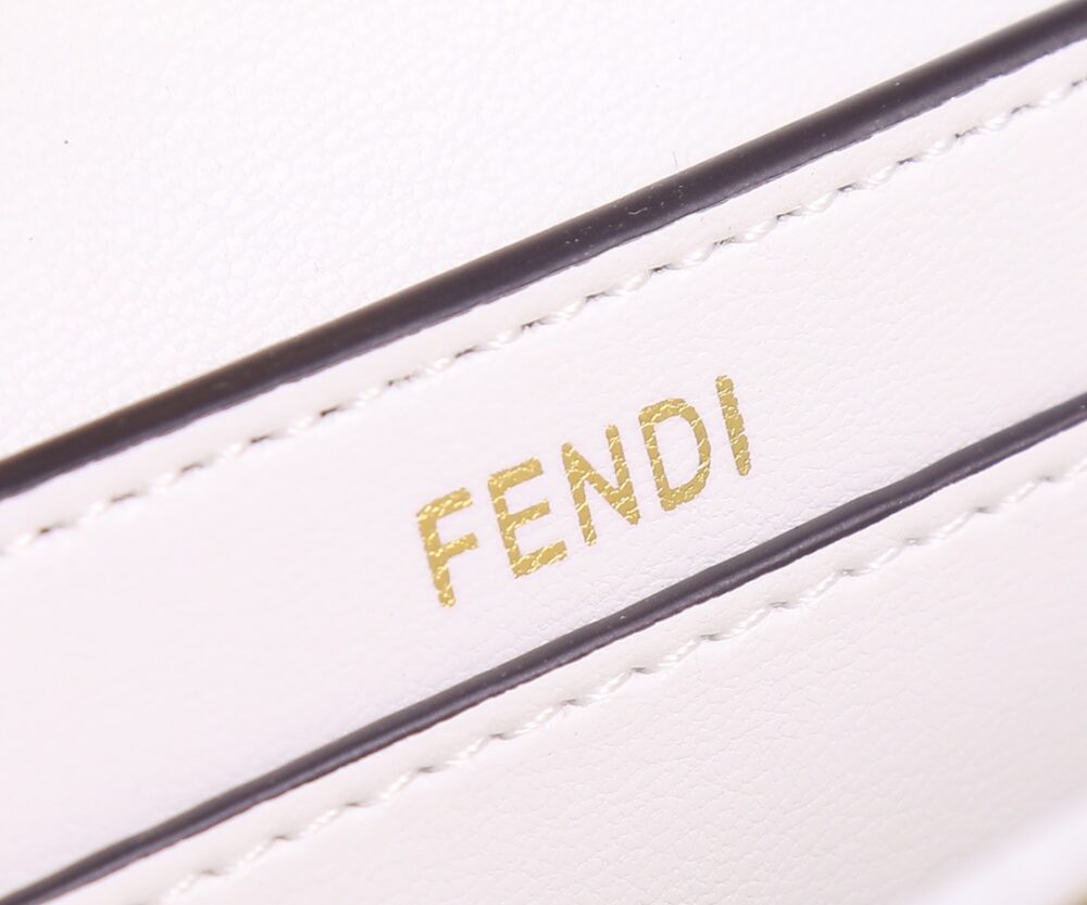 【FENDI 公式 旗艦店】フェンディ ハンドバッグ 当日出荷 好評に付き再入荷！20*15.5*11CM - 画像 (11)