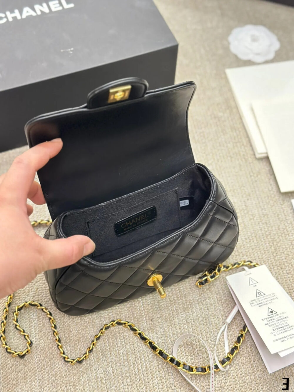 CHANEL トップハンドルフラップバッグ - 画像 (4)