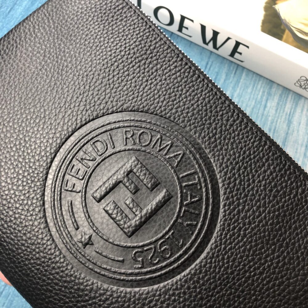 【FENDI 公式 旗艦店】フェンディ クラッチバッグ 当日出荷 好評に付き再入荷！28*18CM - 画像 (5)