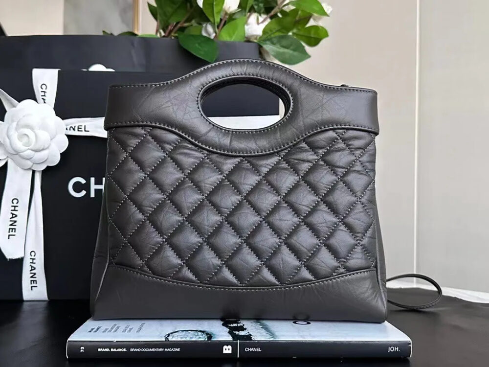 ★人気沸騰【 CHANEL 】CHANEL 31 ミニ ショッピング バッグ - 画像 (2)