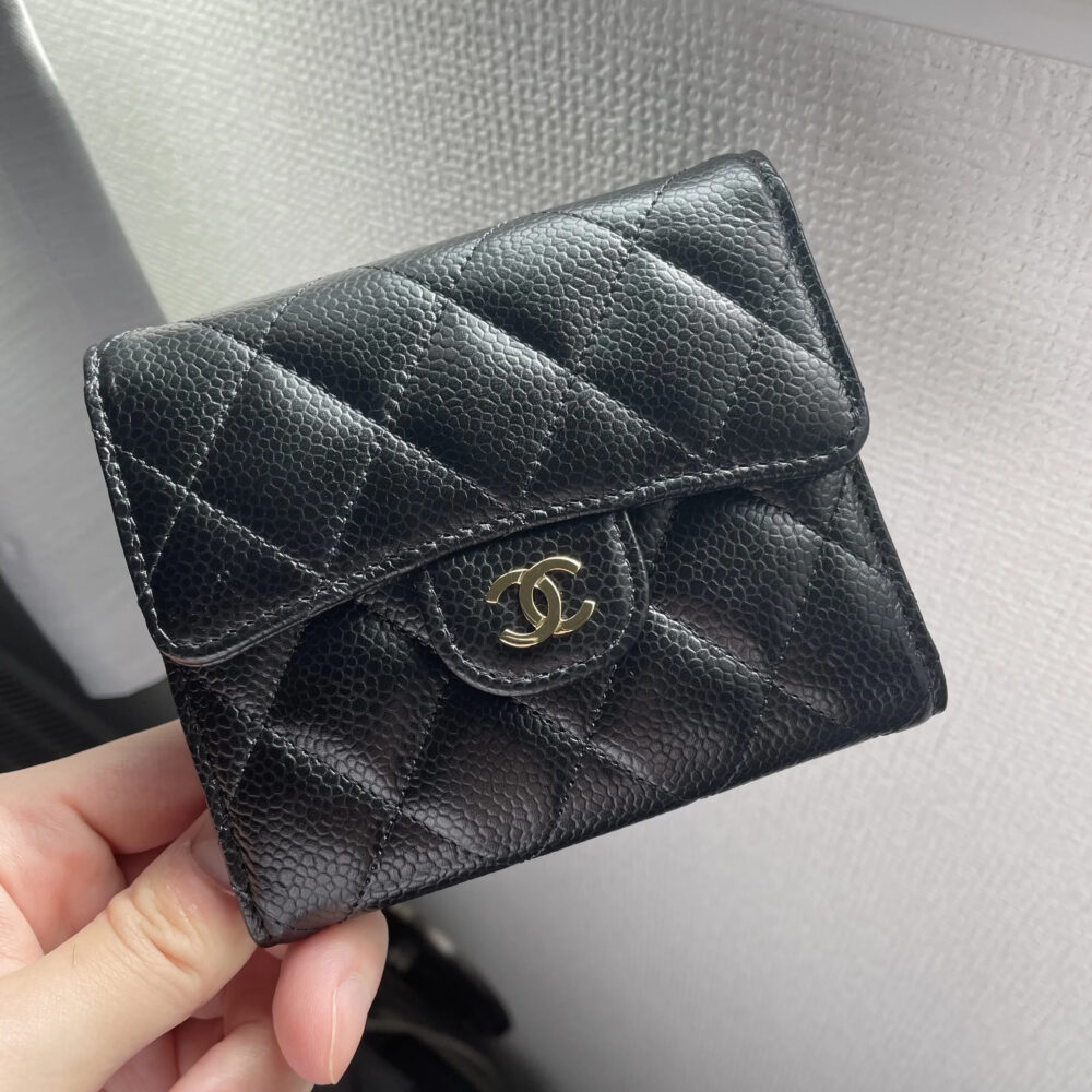 《シルエットとロゴが可愛い♪》CHANEL マトラッセ三つ折り財布 - 画像 (3)