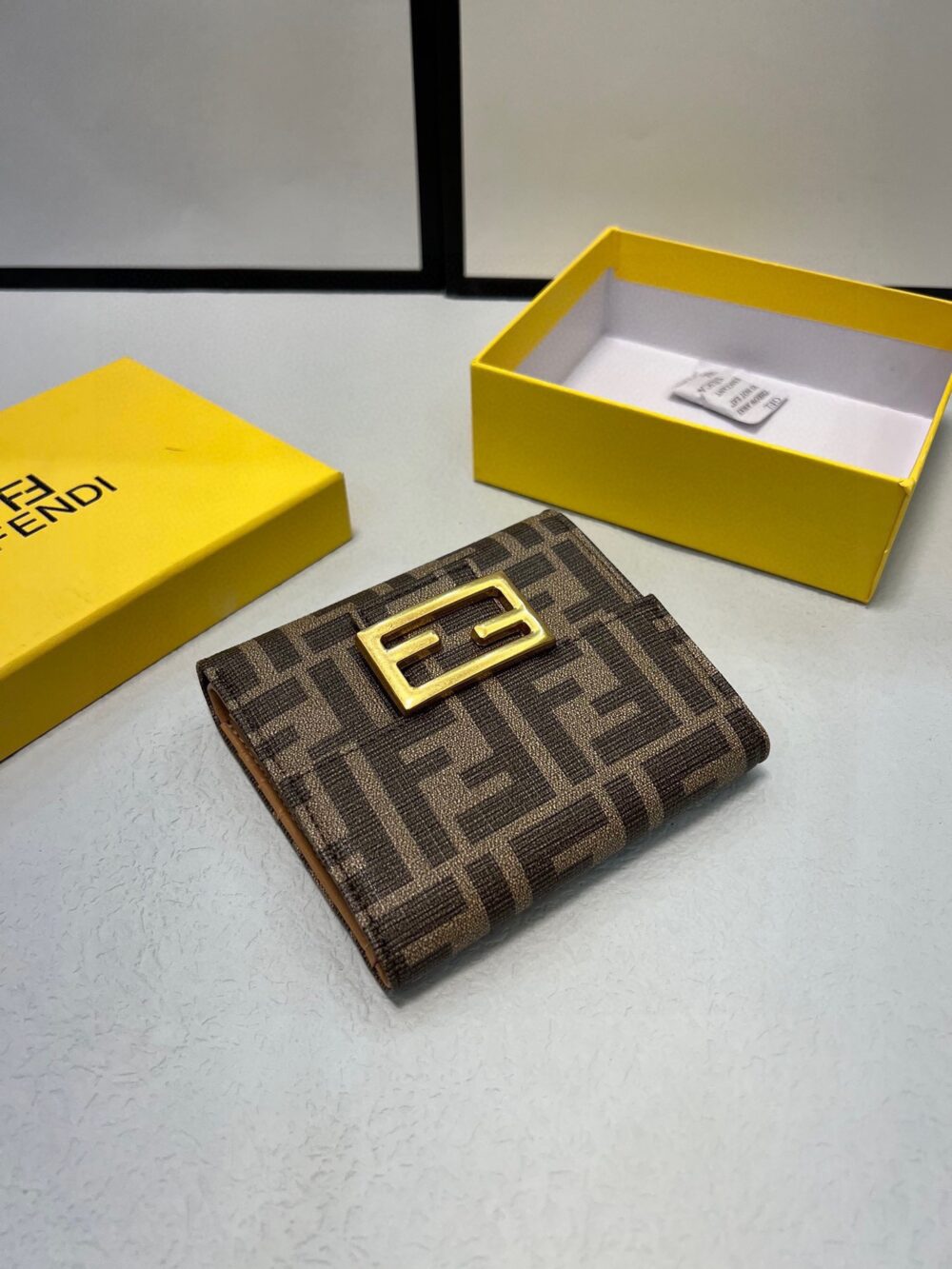 【FENDI 公式 旗艦店】フェンディ 財布 当日出荷 好評に付き再入荷！11*10CM - 画像 (3)