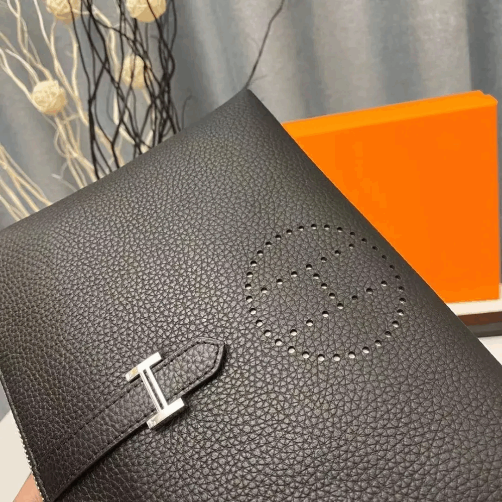 【HERMES 公式旗艦店】エルメス クラッチバッグ 当日出荷 好評に付き再入荷！28*18*3CM - 画像 (8)