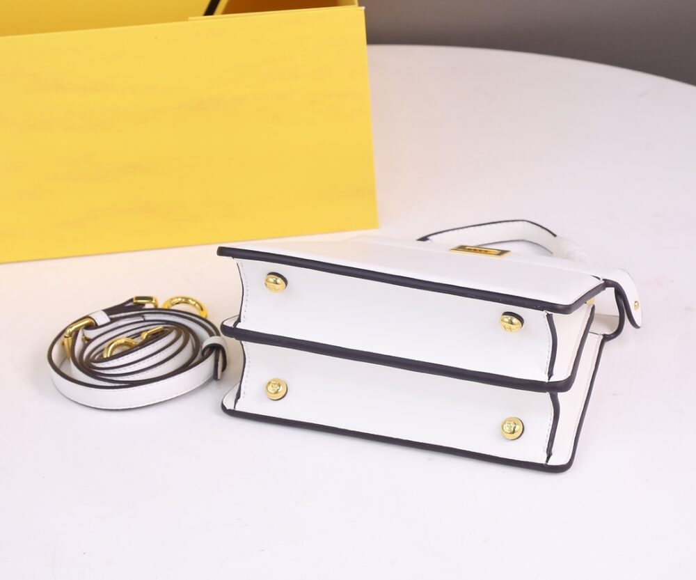 【FENDI 公式 旗艦店】フェンディ ハンドバッグ 当日出荷 好評に付き再入荷！20*15.5*11CM - 画像 (8)